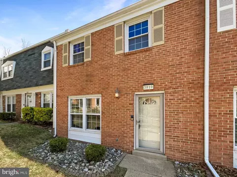 3810 Port Hope Pt, Triangle, VA 22172
