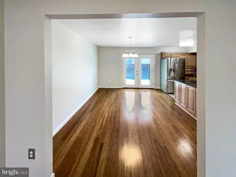 Living - 3810 Port Hope Pt, Triangle, VA 22172 photo 5 of 7