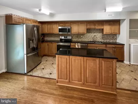 Kitchen - 3810 Port Hope Pt, Triangle, VA 22172 photo 3 of 4