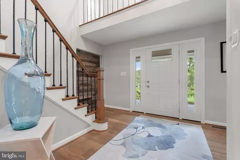 Entry Way - 4792 Maurine Ct, Gainesville, VA 20155 photo 2 of 11