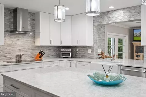 Kitchen - 4792 Maurine Ct, Gainesville, VA 20155 photo 1 of 7