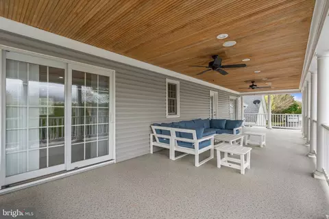 Exterior - 4792 Maurine Ct, Gainesville, VA 20155 photo 4 of 13