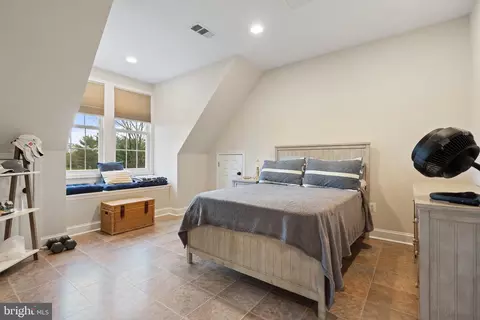Bedroom - 4792 Maurine Ct, Gainesville, VA 20155 photo 6 of 7