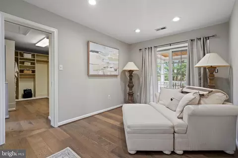 Entry Way - 4792 Maurine Ct, Gainesville, VA 20155 photo 8 of 11
