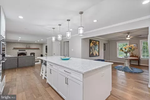 Kitchen - 4792 Maurine Ct, Gainesville, VA 20155 photo 6 of 7