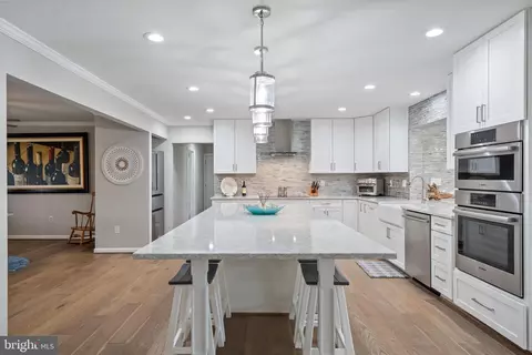 Kitchen - 4792 Maurine Ct, Gainesville, VA 20155 photo 3 of 7