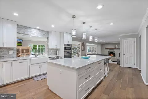 Kitchen - 4792 Maurine Ct, Gainesville, VA 20155 photo 5 of 7