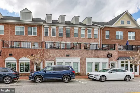 566 Marina Landing Ln #9, Woodbridge, VA 22191