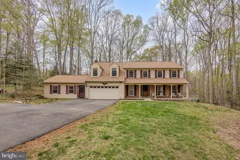14452 Alps Dr, Woodbridge, VA 22193