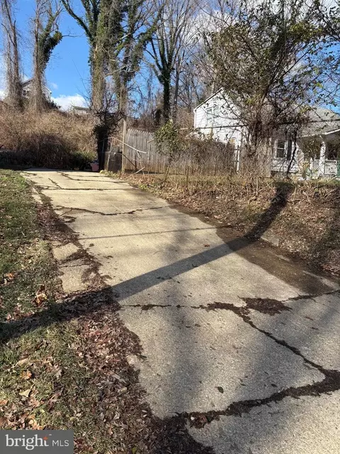 18514 Old Triangle Rd, Triangle, VA 22172