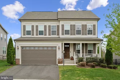 9447 Brightstar Dr, Manassas Park, VA 20111