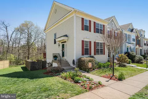 8855 Moat Crossing Pl, Bristow, VA 20136