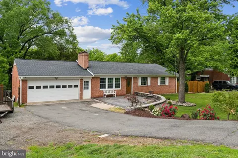 8412 Impalla Dr, Manassas, VA 20110