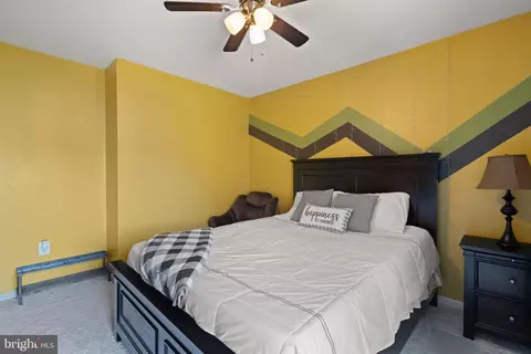Bedroom - 18846 Beaten Path Ct, Triangle, VA 22172 photo 10 of 12