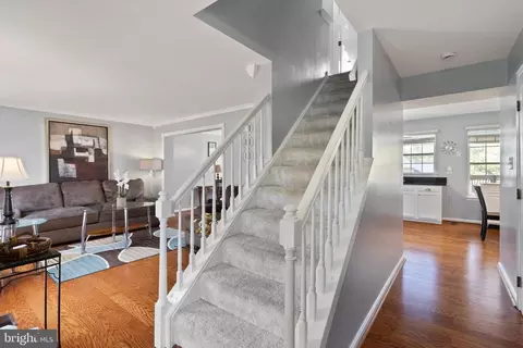 Entry Way - 18846 Beaten Path Ct, Triangle, VA 22172 photo 1 of 7