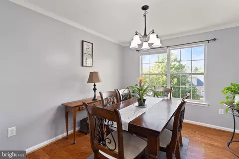 Dining - 18846 Beaten Path Ct, Triangle, VA 22172 photo 1 of 4