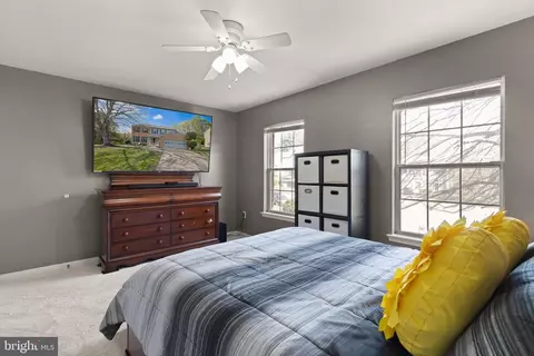Bedroom - 18846 Beaten Path Ct, Triangle, VA 22172 photo 7 of 12