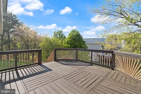 Exterior - 18846 Beaten Path Ct, Triangle, VA 22172 photo 2 of 5