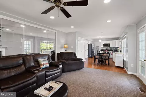 Other - 18846 Beaten Path Ct, Triangle, VA 22172 photo 5 of 10