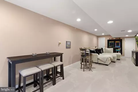 Entry Way - 18846 Beaten Path Ct, Triangle, VA 22172 photo 6 of 7