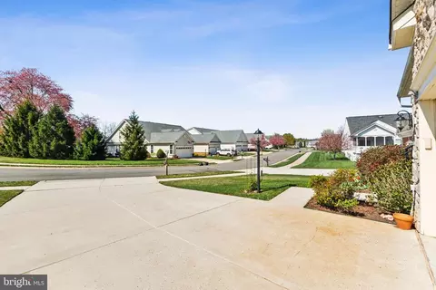 Exterior - 6331 Retriever Ln, Gainesville, VA 20155 photo 4 of 23