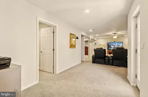 Entry Way - 6331 Retriever Ln, Gainesville, VA 20155 photo 4 of 5