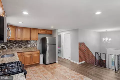 17849 Curtis Dr, Dumfries, VA 22026 photo 8