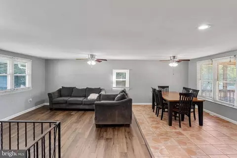 17849 Curtis Dr, Dumfries, VA 22026 photo 5