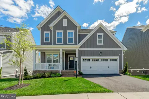 2109 Blue Mockingbird Ln, Dumfries, VA 22026