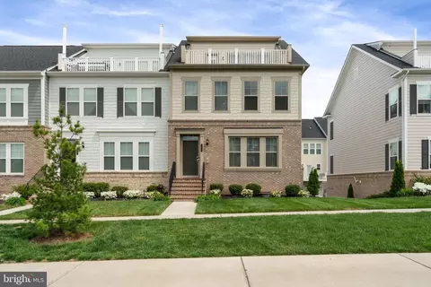 1788 Cottonwood Grove Rd, Dumfries, VA 22026