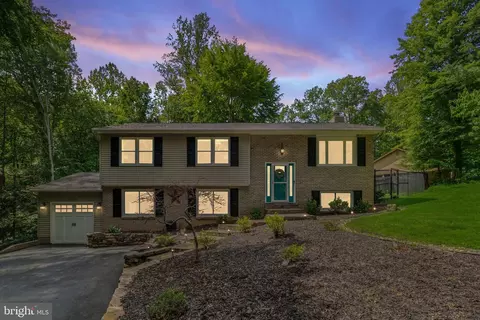 12248 Chinaberry Ct, Manassas, VA 20112