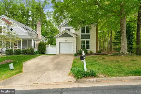 11983 Holly View Dr, Woodbridge, VA 22192