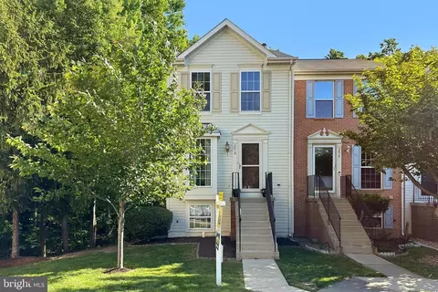 2018 Stargrass Ct, Woodbridge, VA 22192