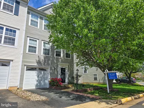 6816 General Lafayette Way, Gainesville, VA 20155