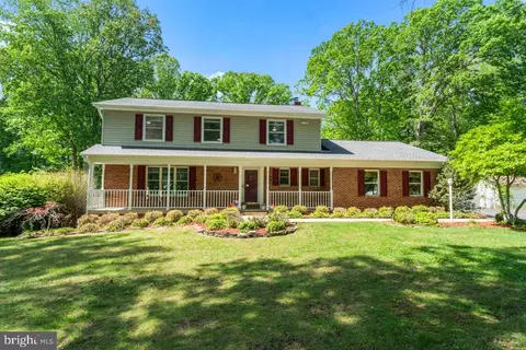 8320 Morningside Dr, Manassas, VA 20112