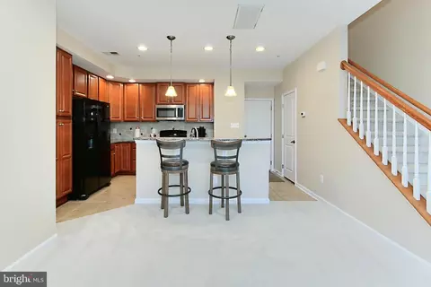 7440 Brunson Cir, Gainesville, VA 20155 photo 11