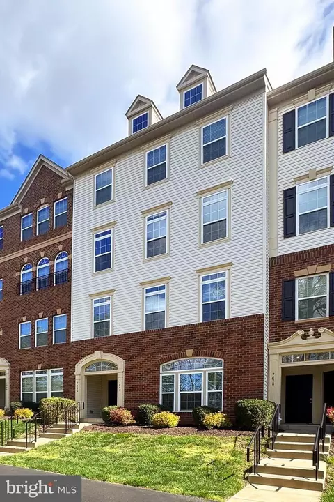 7440 Brunson Cir, Gainesville, VA 20155 photo 2