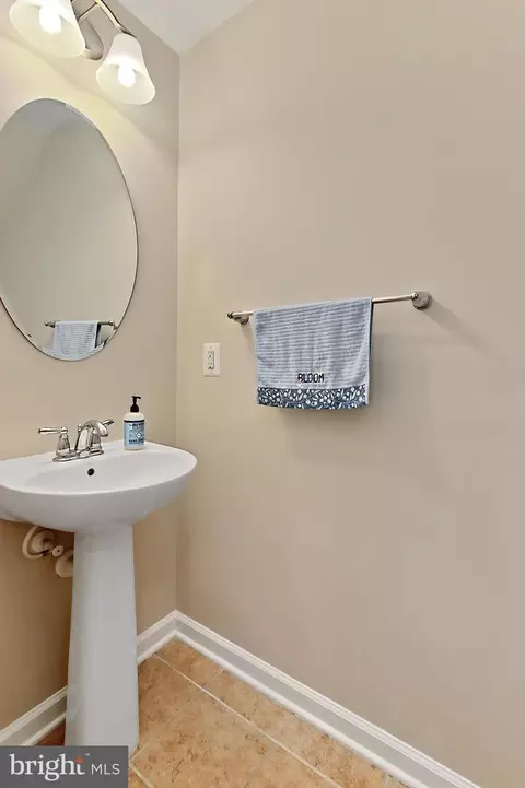 7440 Brunson Cir, Gainesville, VA 20155 photo 17