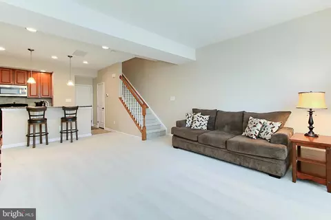 7440 Brunson Cir, Gainesville, VA 20155 photo 10