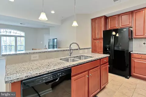 7440 Brunson Cir, Gainesville, VA 20155 photo 13