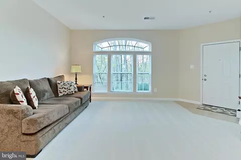 7440 Brunson Cir, Gainesville, VA 20155 photo 8