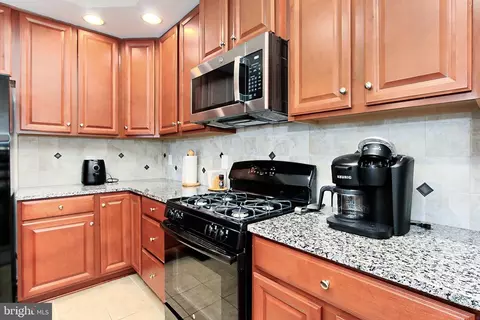7440 Brunson Cir, Gainesville, VA 20155 photo 14