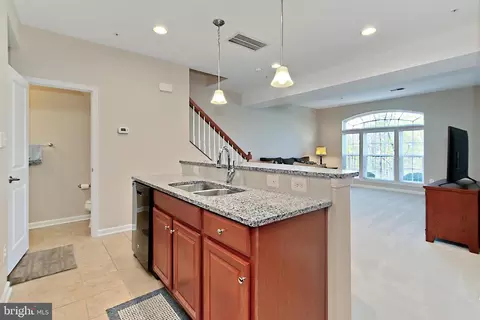 7440 Brunson Cir, Gainesville, VA 20155 photo 15
