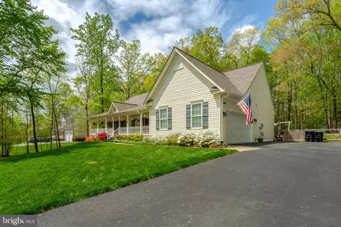 6812 Lochmere Dr, Manassas, VA 20112
