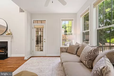6906 Broadleaf Ter, Gainesville, VA 20155 photo 24