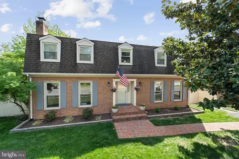 5560 Neddleton Ave, Woodbridge, VA 22193