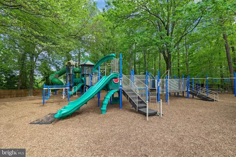 View/Area - 4643 Holleyside Ct, Dumfries, VA 22025 photo 4 of 8