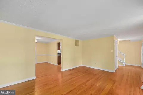 Entry Way - 4643 Holleyside Ct, Dumfries, VA 22025 photo 2 of 2