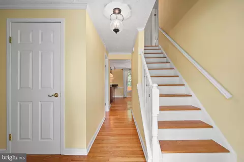 Entry Way - 4643 Holleyside Ct, Dumfries, VA 22025 photo 1 of 2