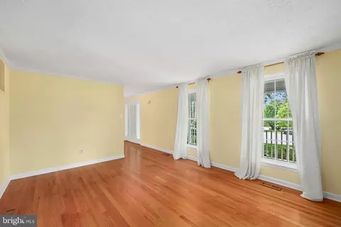 Living - 4643 Holleyside Ct, Dumfries, VA 22025 photo 5 of 5